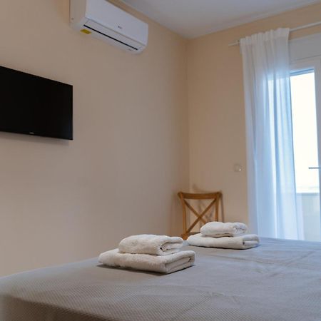 Marine Apartments Venetiko Paralia Agias Foteinis Екстериор снимка