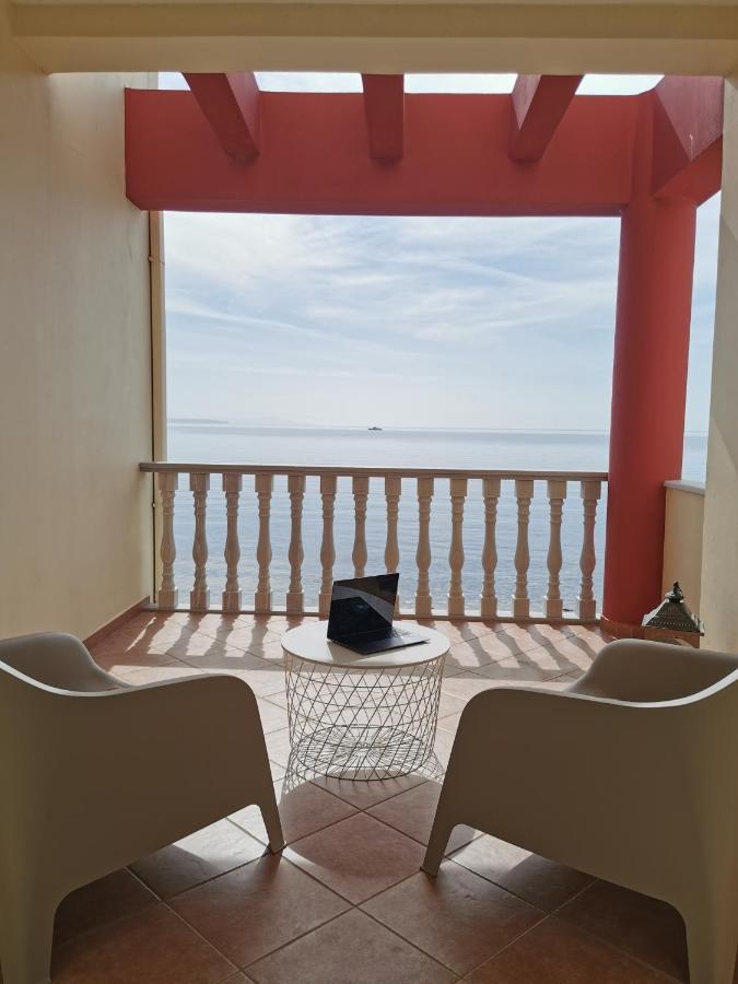 Marine Apartments Venetiko Paralia Agias Foteinis Екстериор снимка