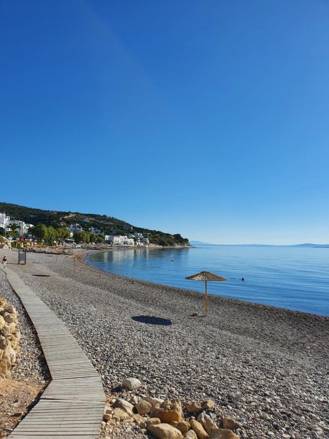 Marine Apartments Venetiko Paralia Agias Foteinis Екстериор снимка