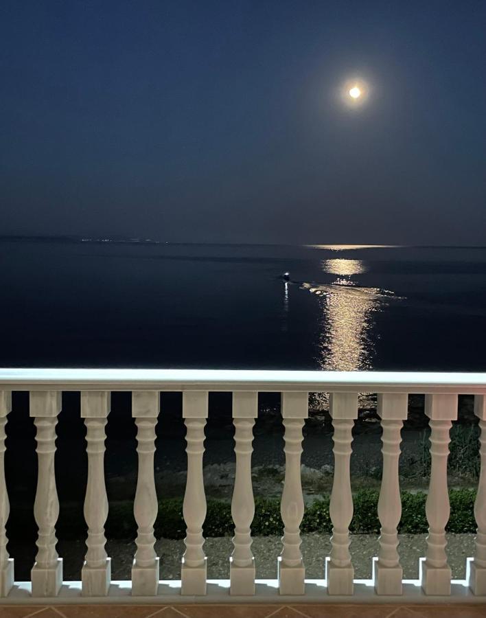 Marine Apartments Venetiko Paralia Agias Foteinis Екстериор снимка