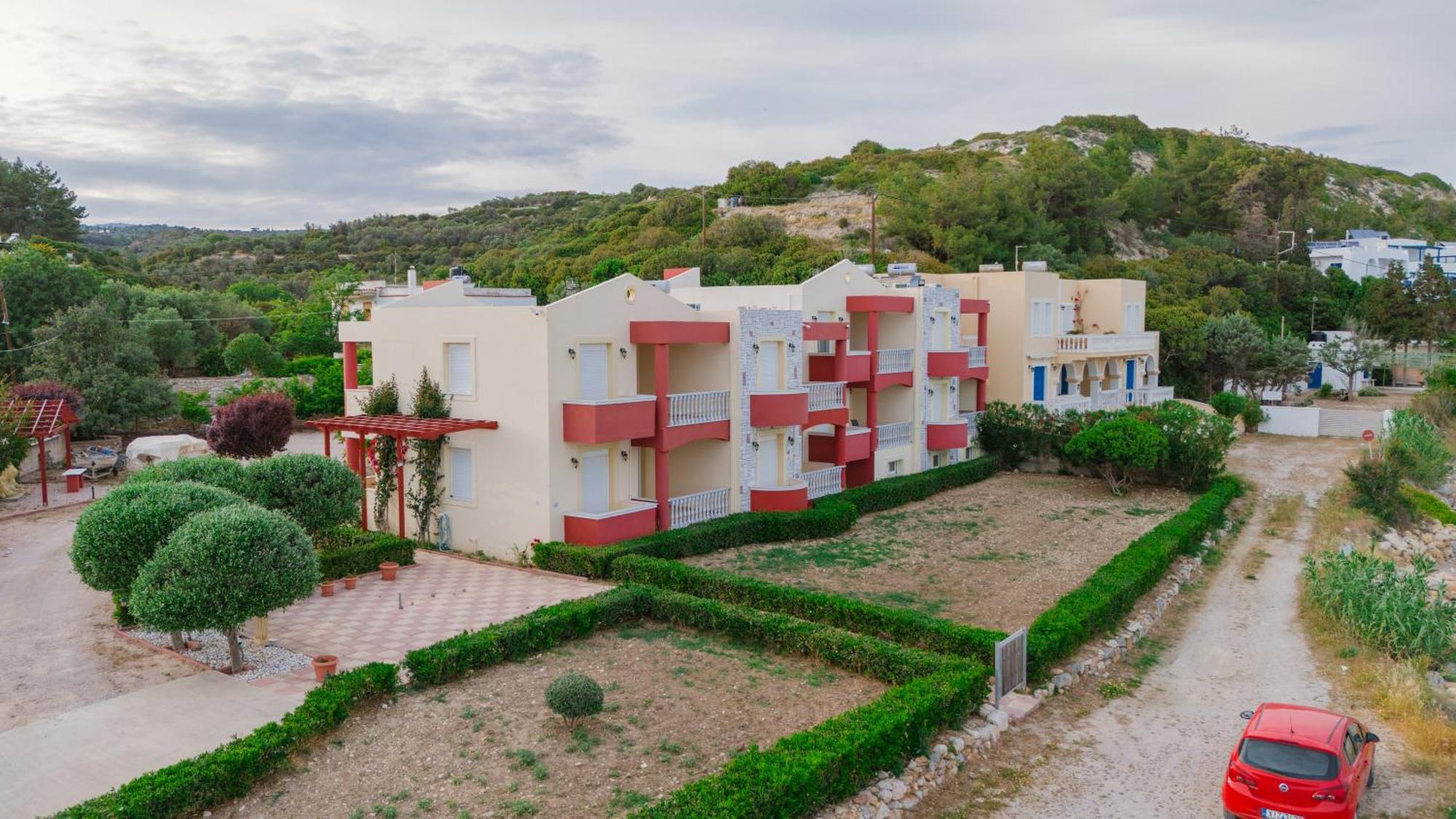 Marine Apartments Venetiko Paralia Agias Foteinis Екстериор снимка